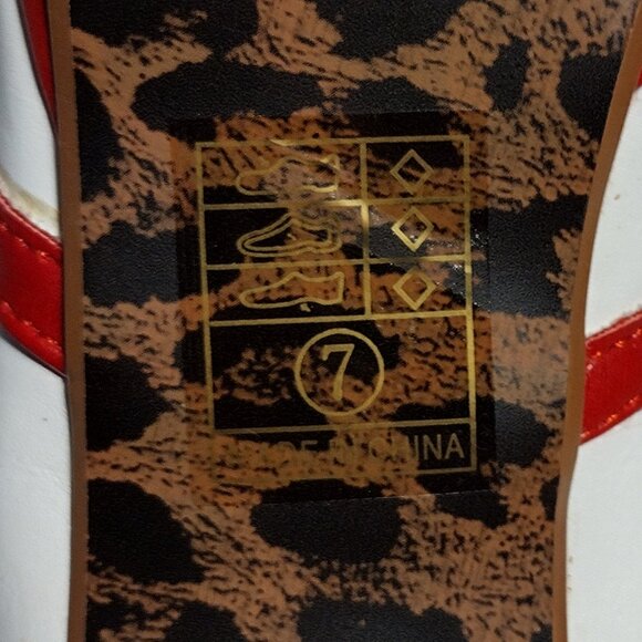 Ellie || 3.5" Bettie Page Holly Pump - White/Red - Picture 13 of 16